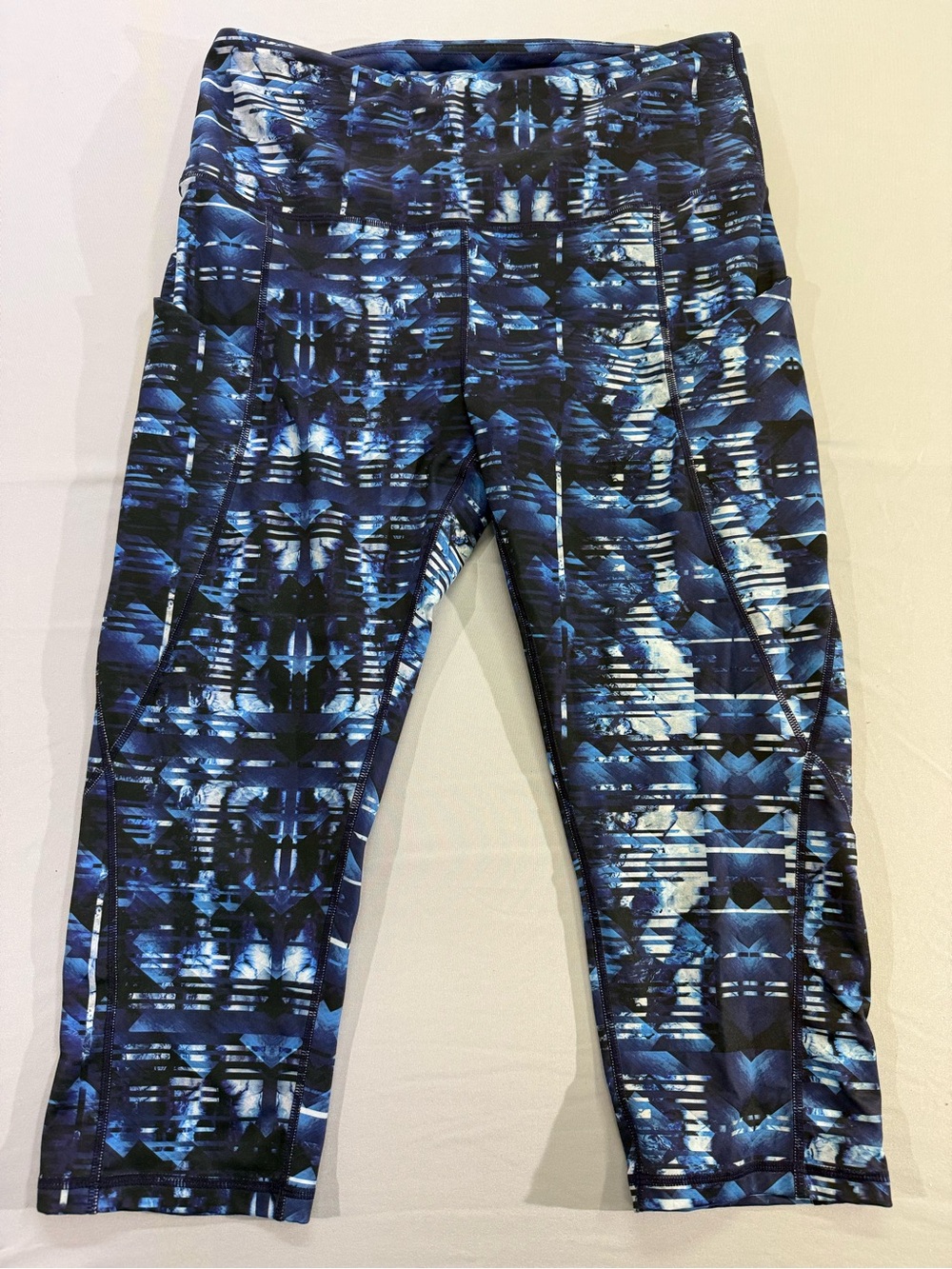 Blue Patterned Capri Leggings - Performance Knit
